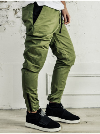 Чиносы Monochrome