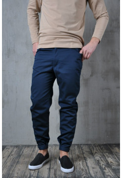 Зауженные брюки на липучке