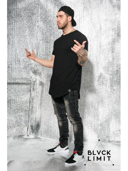 Футболка удлиненная черная