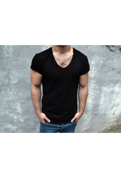 Футболка черная с V вырезом