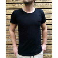 Футболка с карманом черная