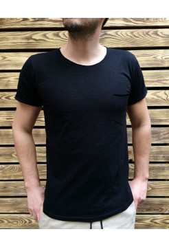 Футболка с карманом черная